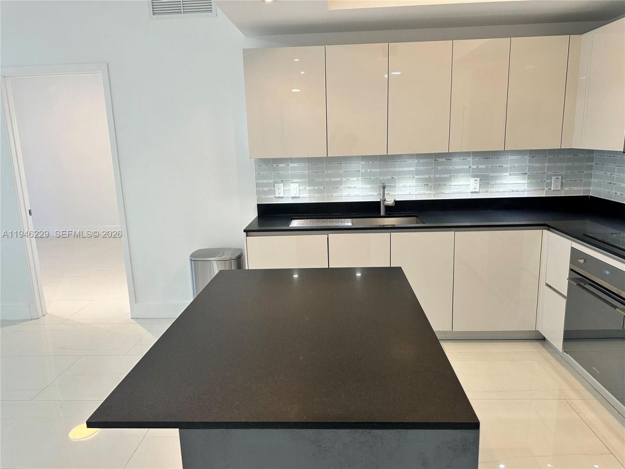 1010 Brickell Ave, Unit 3809, Miami, FL 33131 Photo