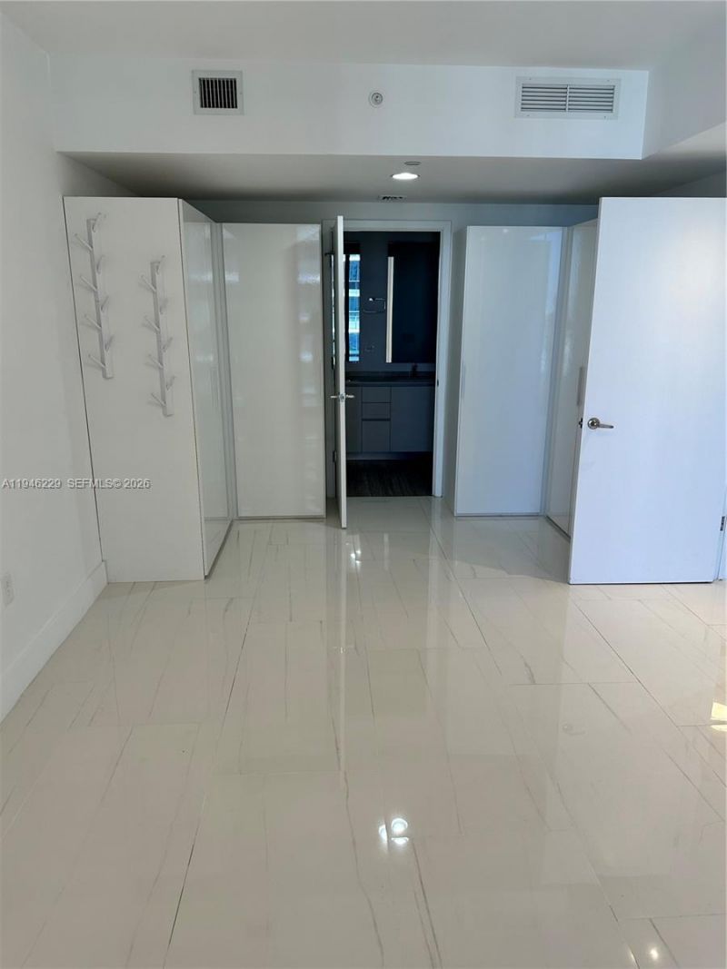 1010 Brickell Ave, Unit 3809, Miami, FL 33131 Photo