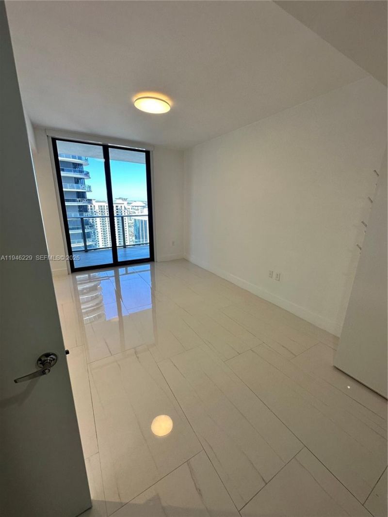 1010 Brickell Ave, Unit 3809, Miami, FL 33131 Photo