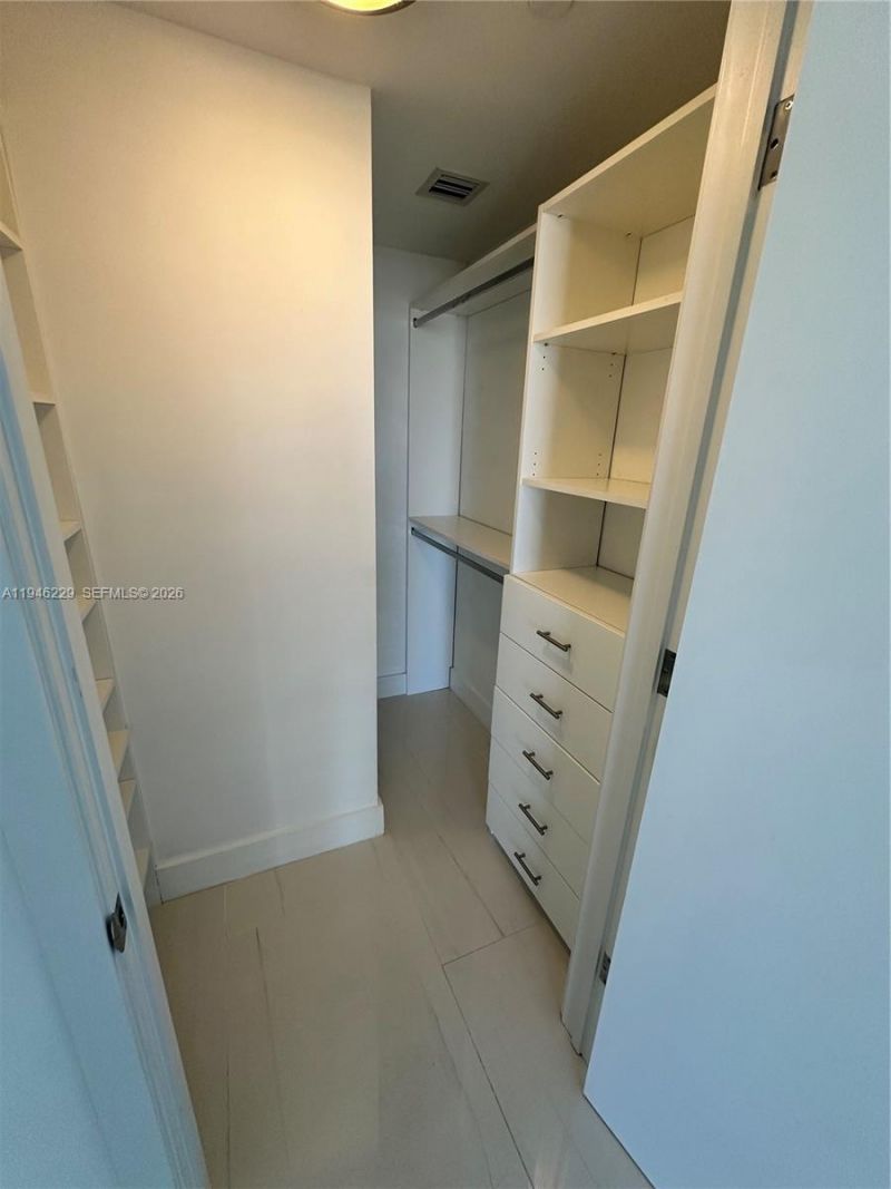 1010 Brickell Ave, Unit 3809, Miami, FL 33131 Photo