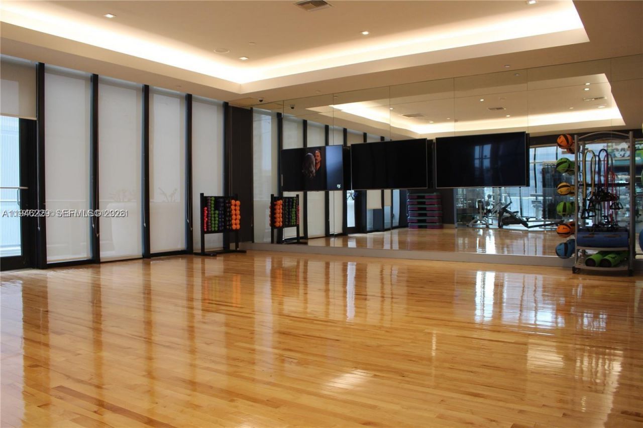 1010 Brickell Ave, Unit 3809, Miami, FL 33131 Photo