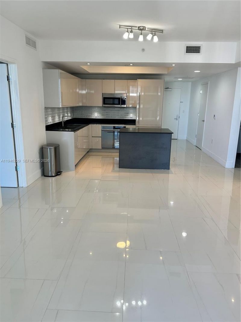 1010 Brickell Ave, Unit 3809, Miami, FL 33131 Photo