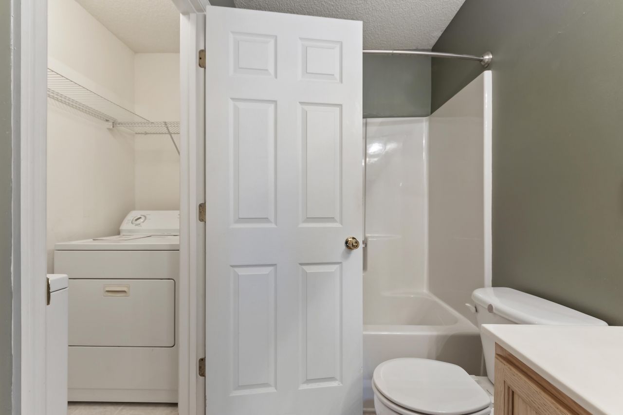 8038 Shadow Oak Drive Photo 20