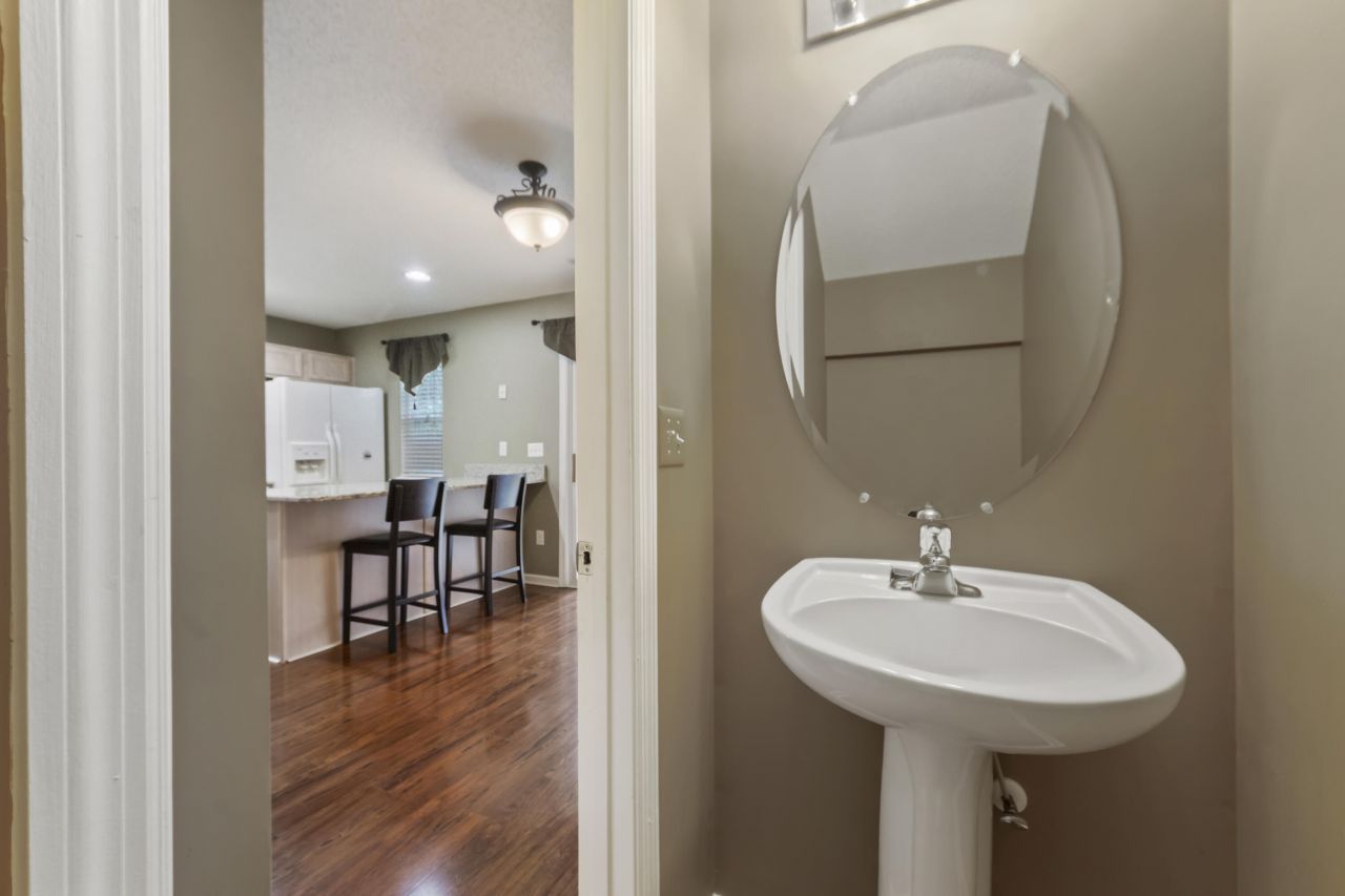 8038 Shadow Oak Drive Photo 26