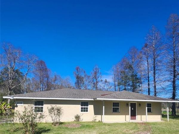 42338 CHURCH POINT Road, Gonzales, LA 70737