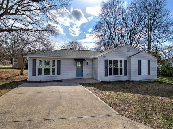 30 Grove Circle , Cartersville, GA 30120