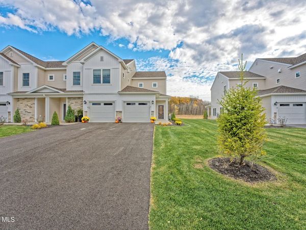 8 Kendra Court, Cohoes, NY 12047