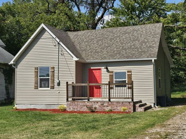 1307 E Locust Street, Springfield, MO 65803