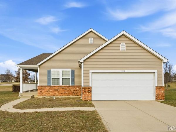 3837 Winward Way Drive, Swansea, IL 62226