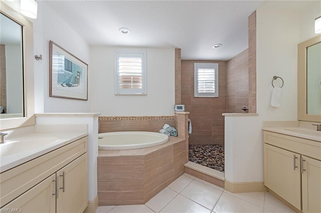 745 Regency Reserve Cir, Unit 5202, Naples, FL 34119 Photo