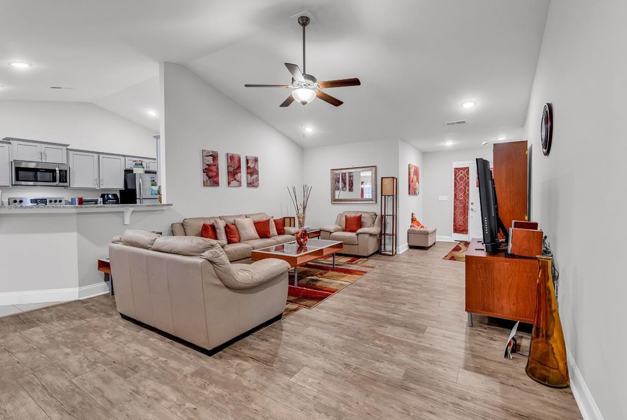 323 Borrowdale Dr. Photo 13