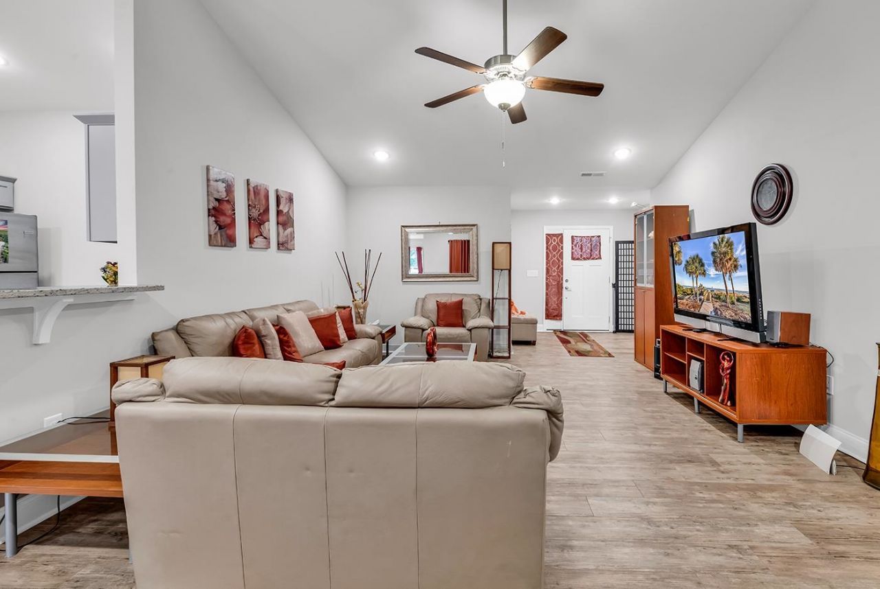 323 Borrowdale Dr. Photo 15