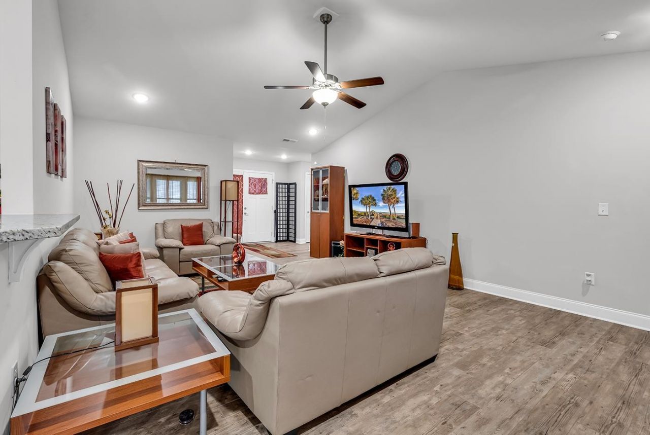 323 Borrowdale Dr. Photo 16