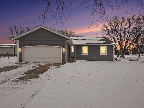 406 S 3rd Street, Beaver Creek, MN 56116