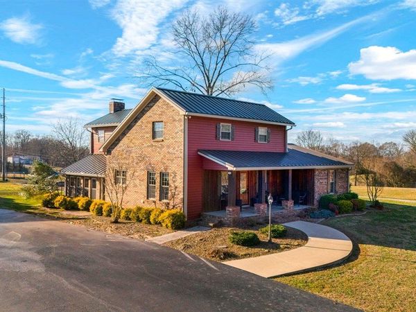 1109 Halifax Road , Scottsville, KY 42164