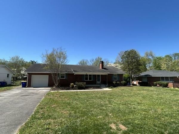 1315 Rodes Drive, Bowling Green, KY 42104