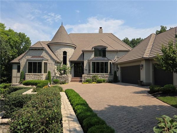 10504 S Highland Lane, Olathe, KS 66061