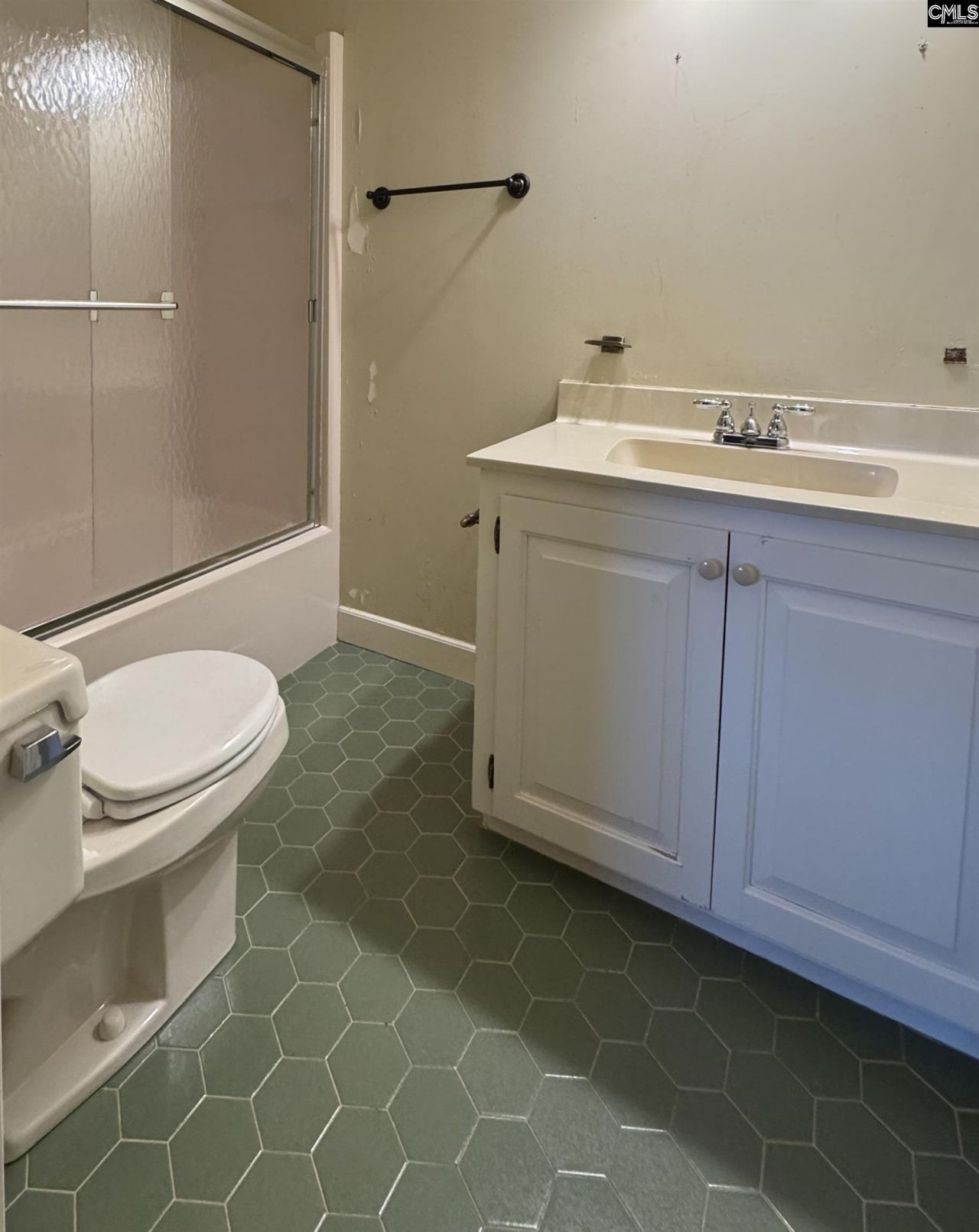 555 Willington Drive Photo 23