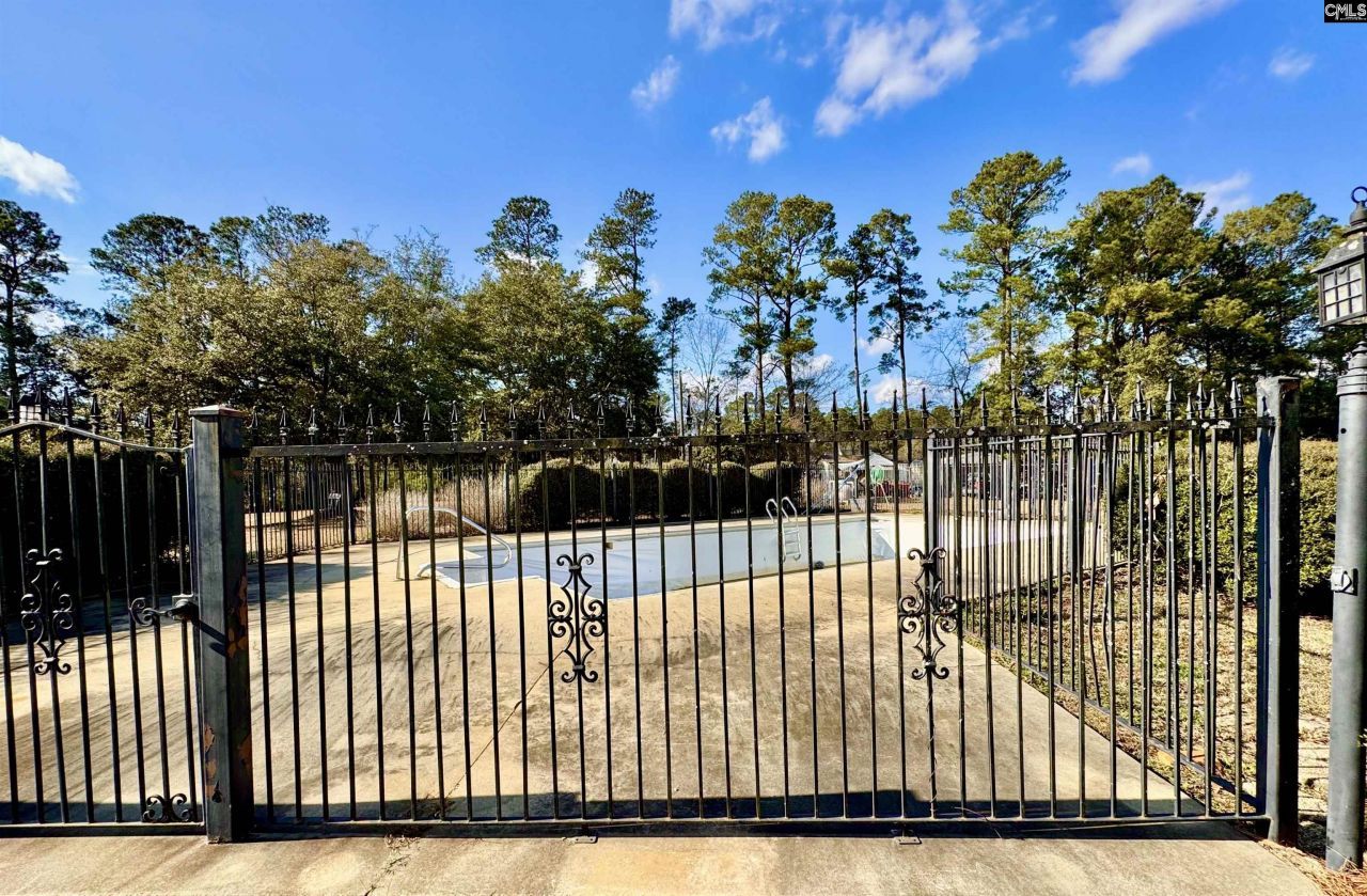 555 Willington Drive Photo 33