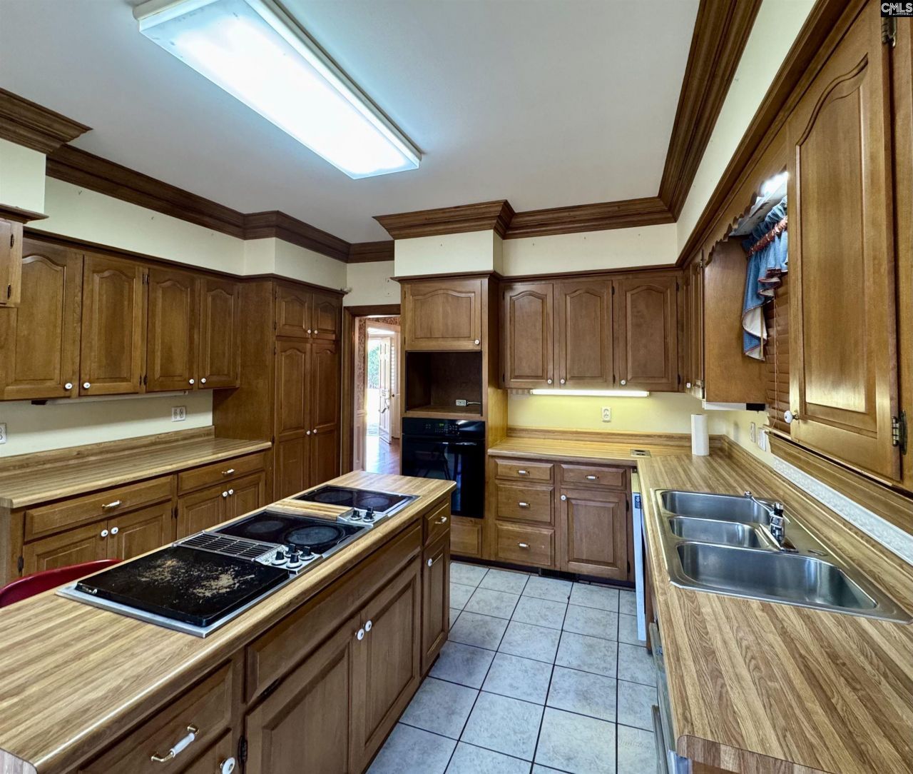 555 Willington Drive Photo 5