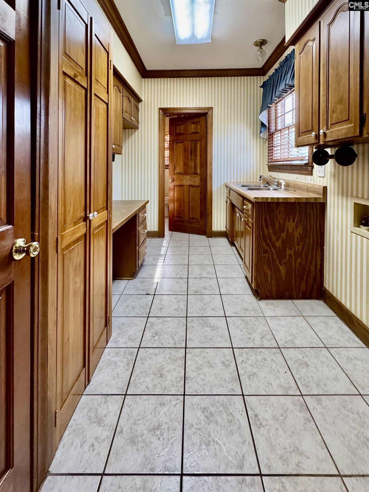 555 Willington Drive Photo 7