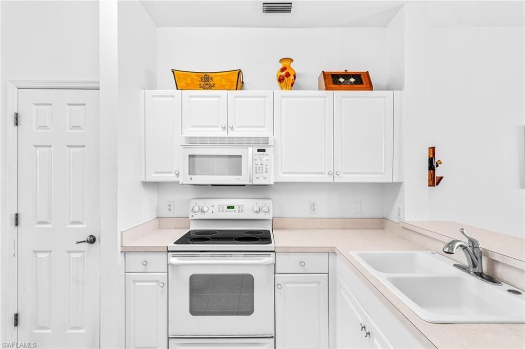 3990 Loblolly Bay Dr, Unit 7-402, Naples, FL 34114 Photo