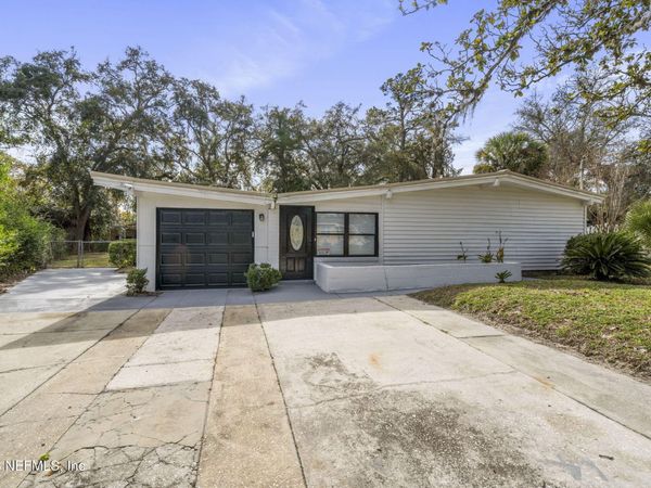 7942 HELSTON Drive, Jacksonville, FL 32208