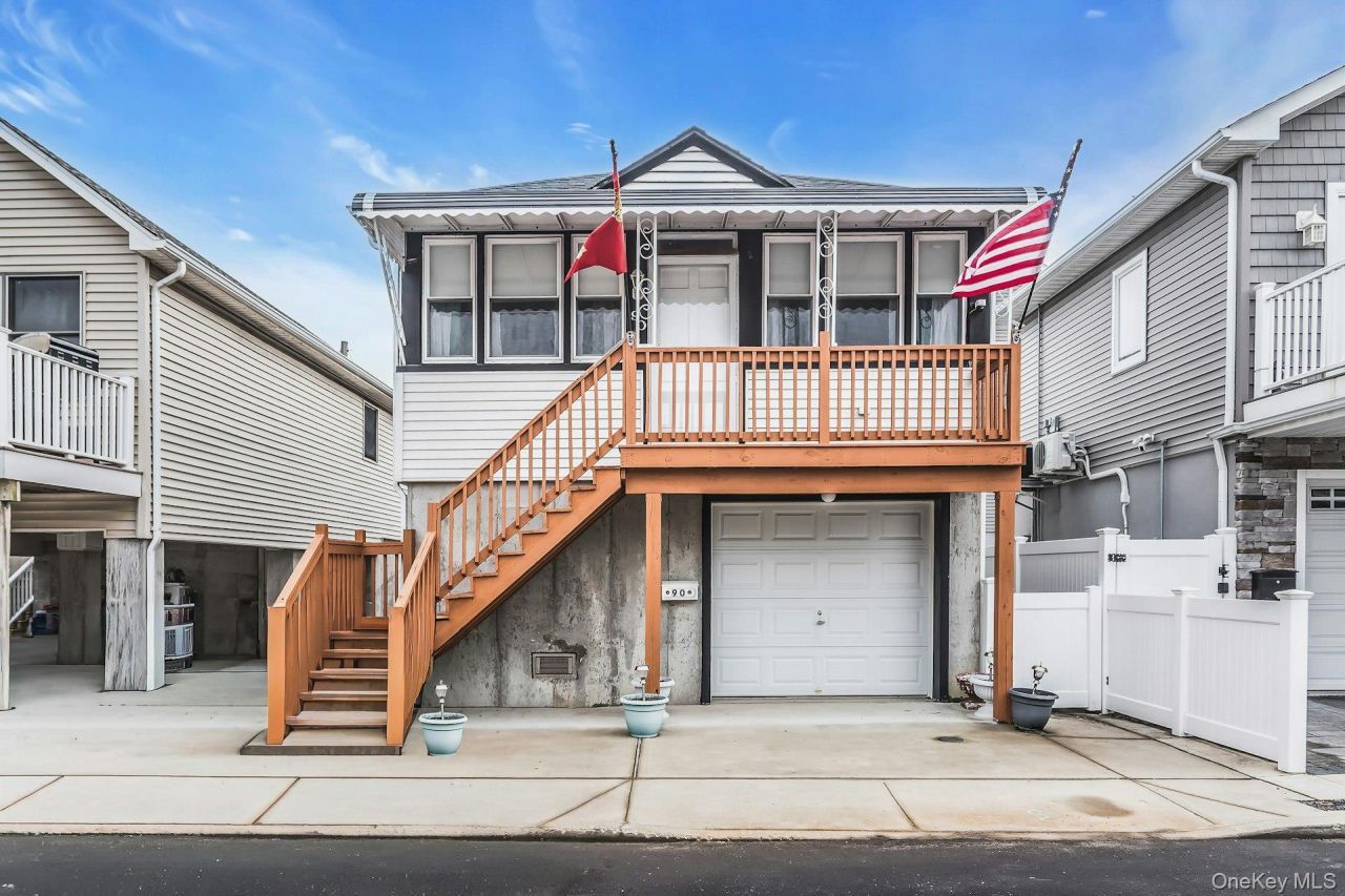 90 Oregon Street, Long Beach, NY 11561 Main Photo