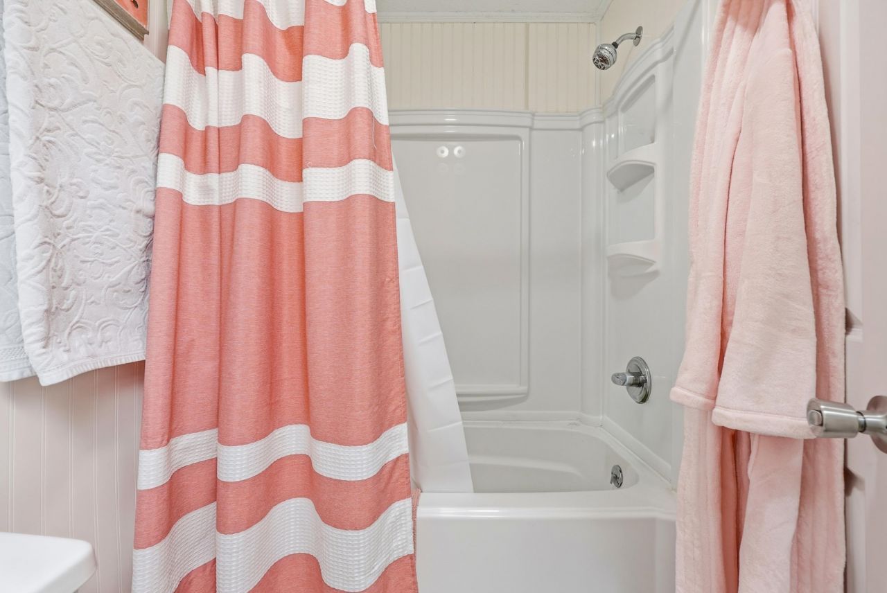 166 Cheshire Ct. Photo 21