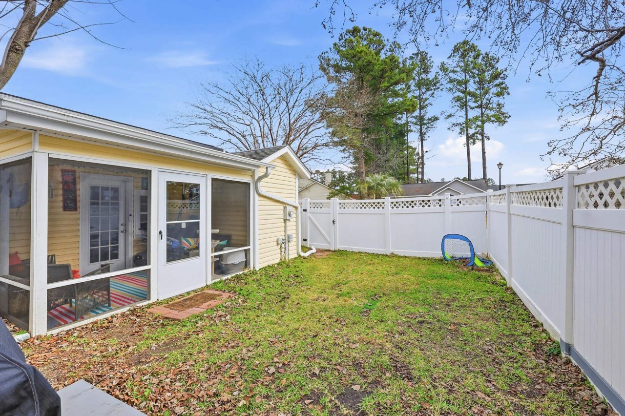 166 Cheshire Ct. Photo 23