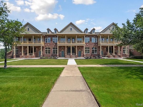 431 Village Drive, Walled Lake, MI 48390