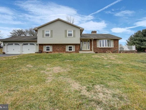 21 BEECHER DRIVE, CARLISLE, PA 17015