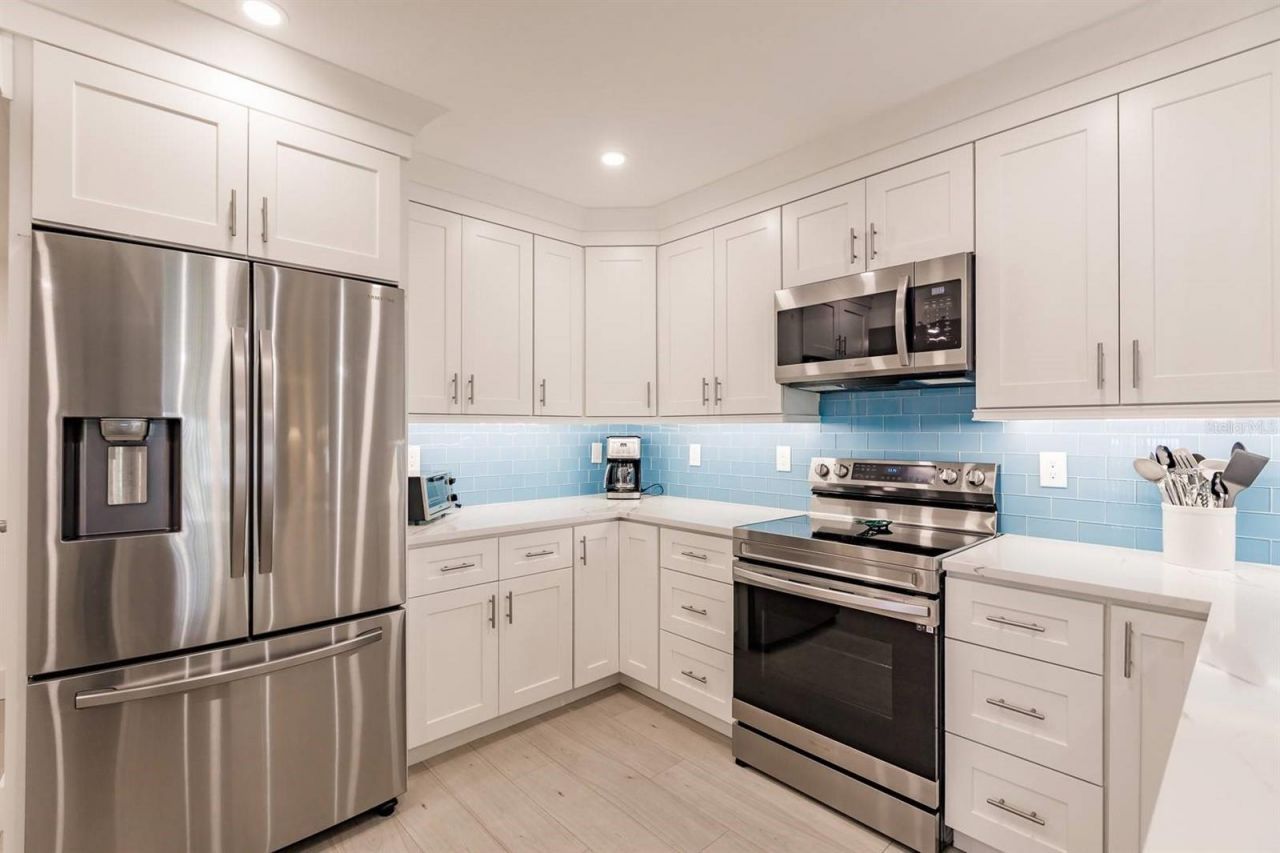 1055 W Peppertree Drive, Unit 207AA, Sarasota, FL 34242 Photo