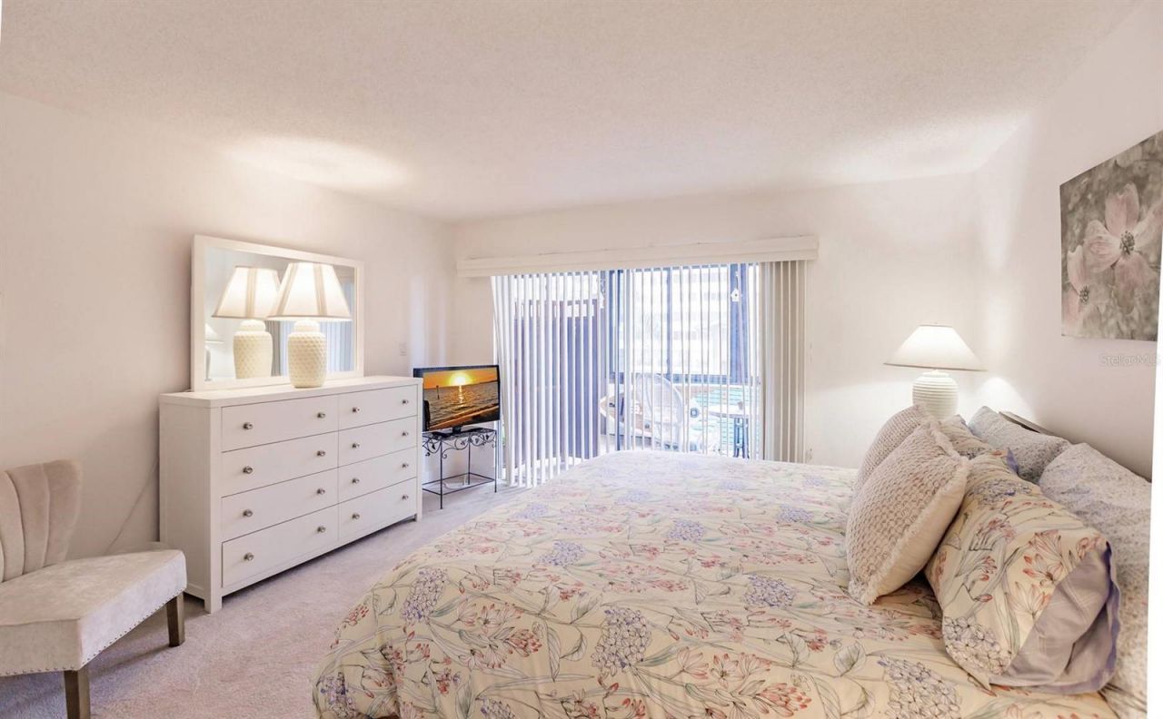 1055 W Peppertree Drive, Unit 207AA, Sarasota, FL 34242 Photo