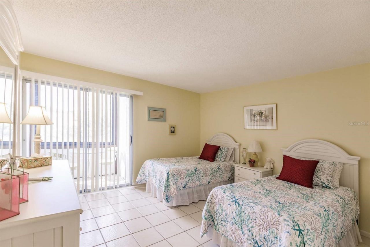 1055 W Peppertree Drive, Unit 207AA, Sarasota, FL 34242 Photo