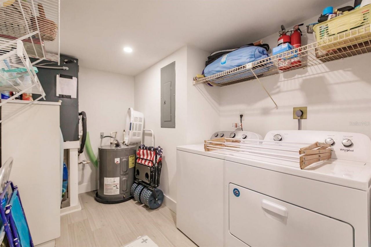 1055 W Peppertree Drive, Unit 207AA, Sarasota, FL 34242 Photo