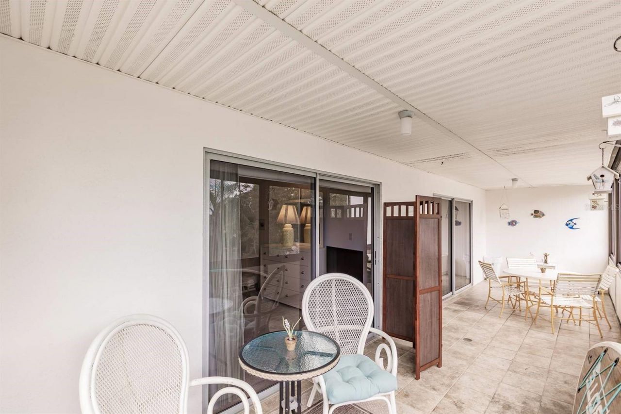 1055 W Peppertree Drive, Unit 207AA, Sarasota, FL 34242 Photo