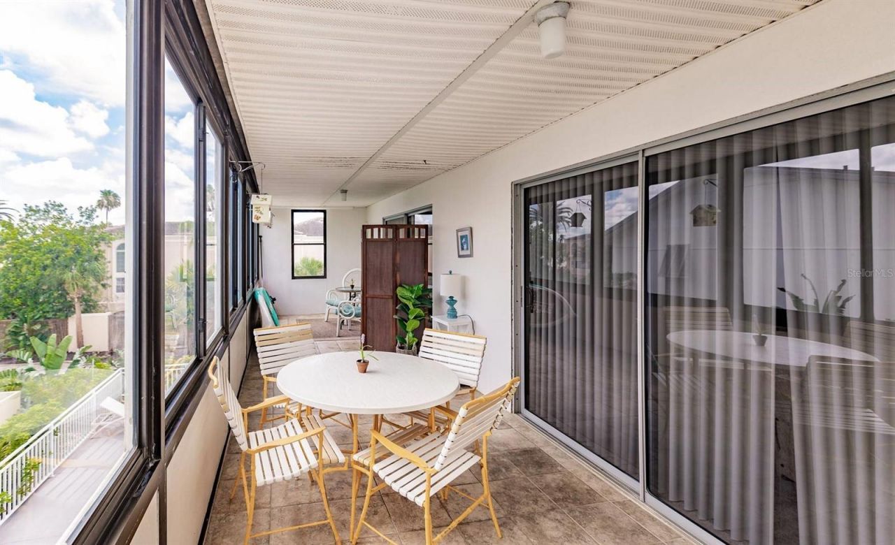 1055 W Peppertree Drive, Unit 207AA, Sarasota, FL 34242 Photo