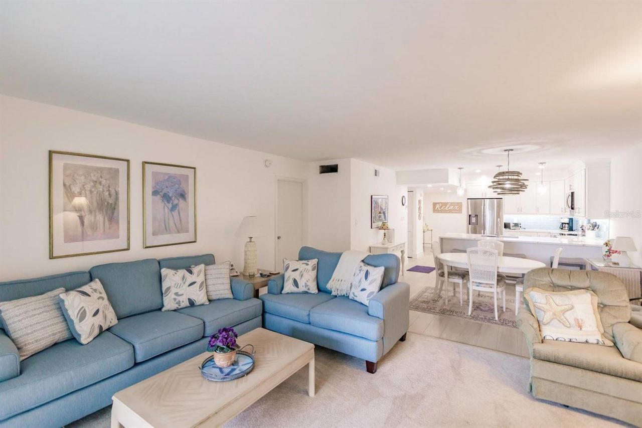 1055 W Peppertree Drive, Unit 207AA, Sarasota, FL 34242 Photo