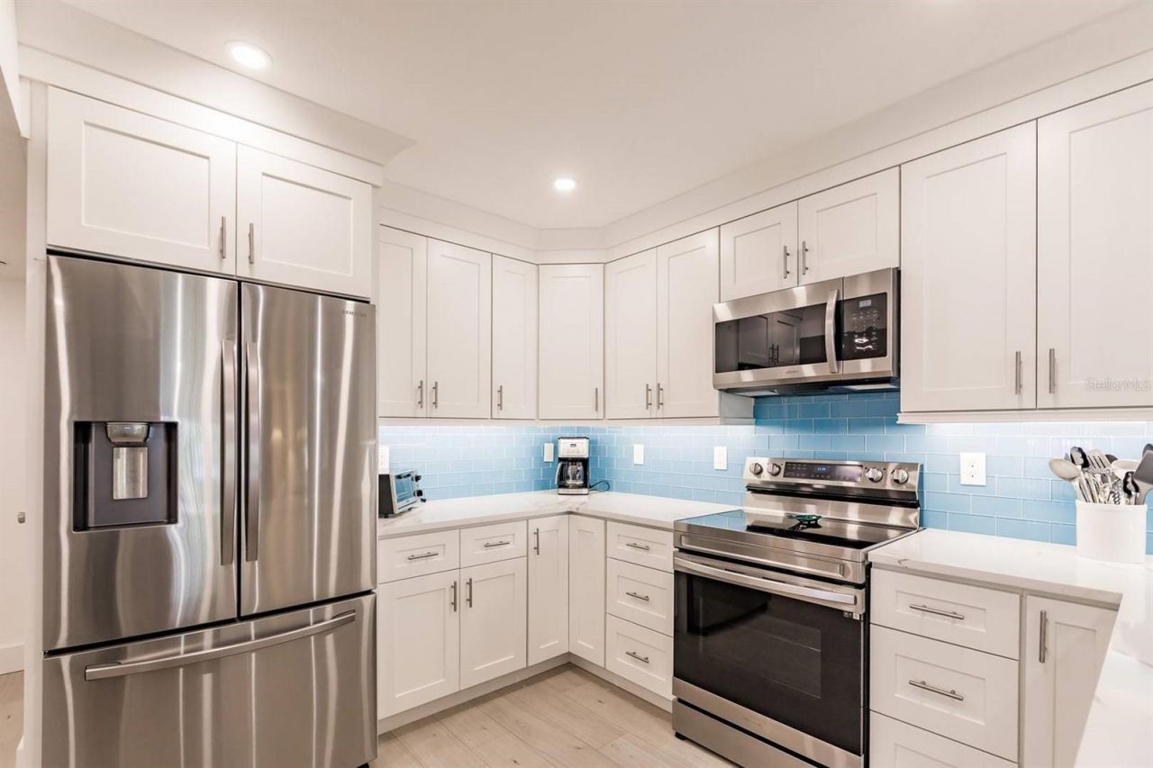 1055 W Peppertree Drive, Unit 207AA, Sarasota, FL 34242 Photo