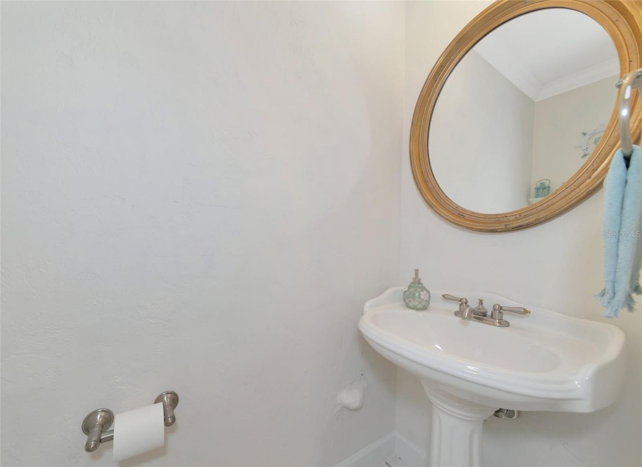 3225 Ramblewood Drive, Sarasota, FL 34237 Photo