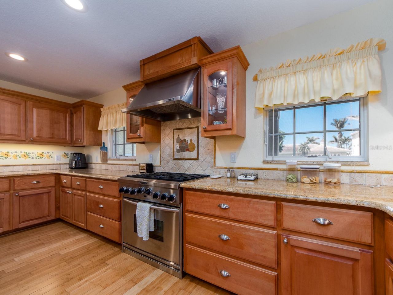 1140 81st Street S, Saint Petersburg, FL 33707 Photo