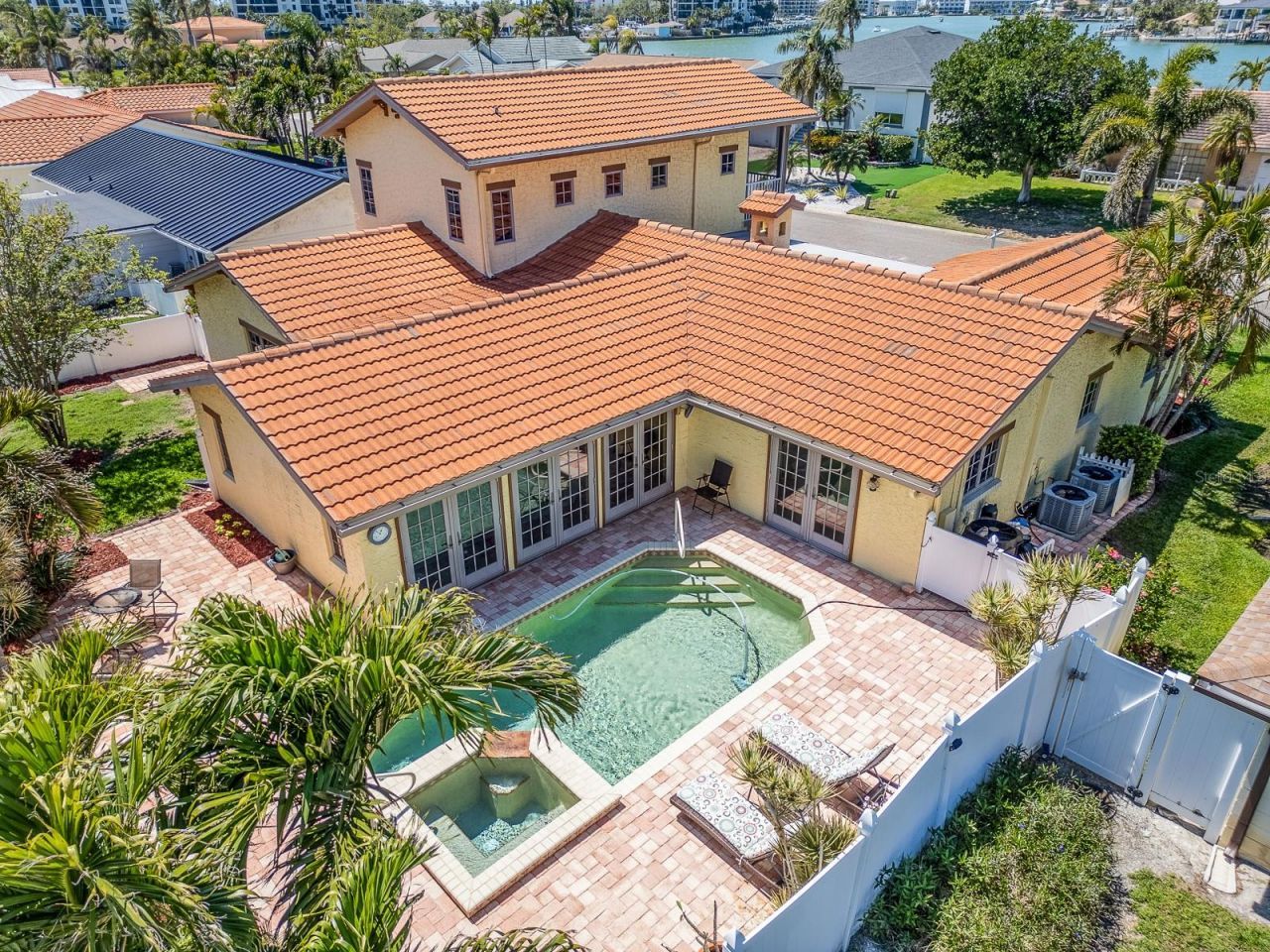 1140 81st Street S, Saint Petersburg, FL 33707 Photo