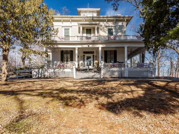 2200 W Memorial Drive, Janesville, WI 53548