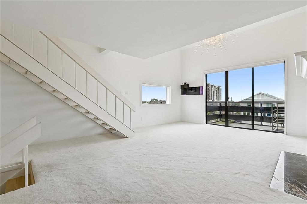 7300 LAKESHORE Drive New Orleans, LA 70124