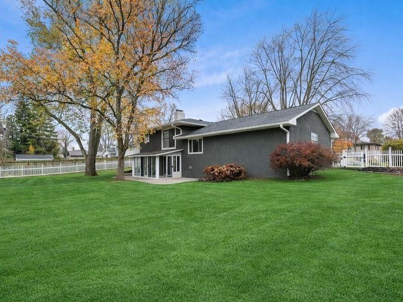 1530 Pemberton Drive, Columbus, OH 43221 Photo 2