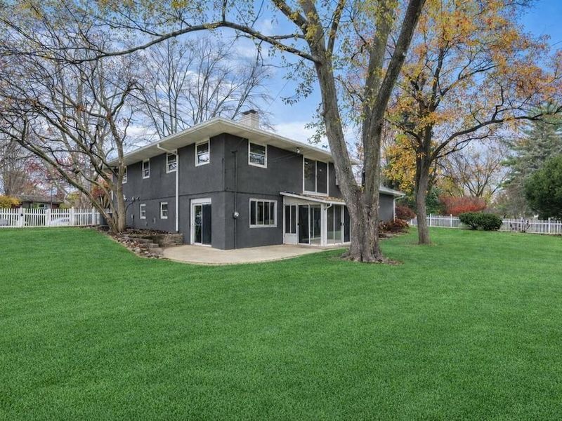 1530 Pemberton Drive, Columbus, OH 43221 Photo 3