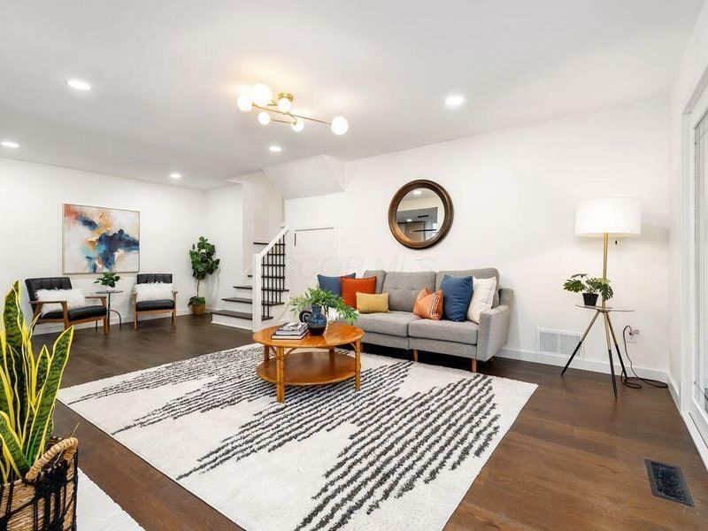 1530 Pemberton Drive, Columbus, OH 43221 Photo 9