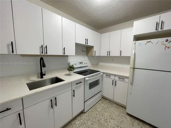 142 SW 18th Ave, Unit 19, Miami, FL 33135