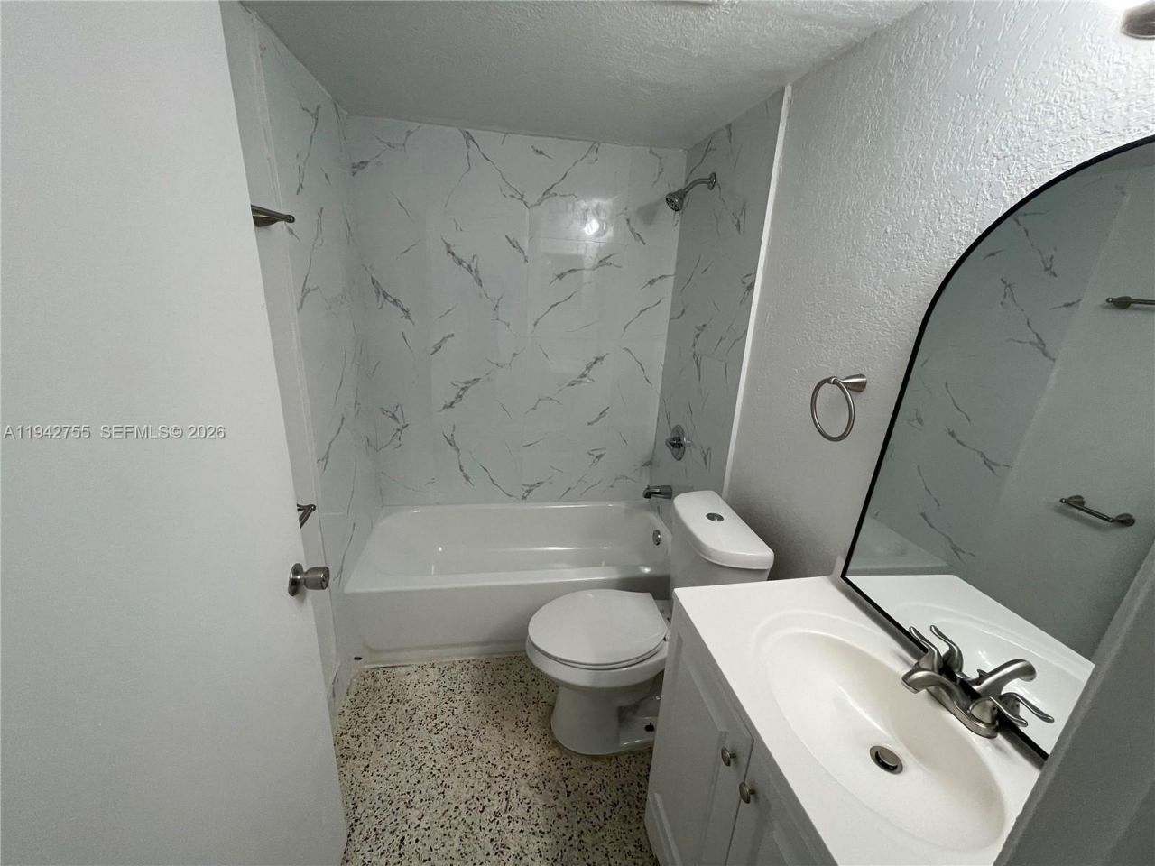 142 SW 18th Ave, Unit 19, Miami, FL 33135 Photo